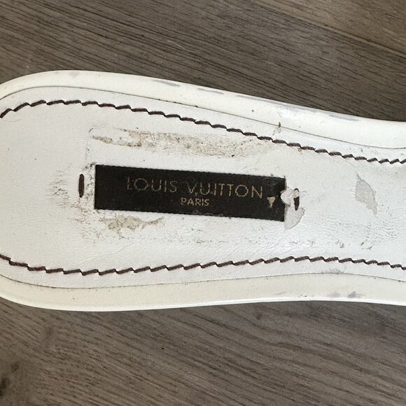 Louis Vuitton Sz 38.5 US 8.5 LV Logo White Patent Leather Slide Sandals Italy - Picture 11 of 11
